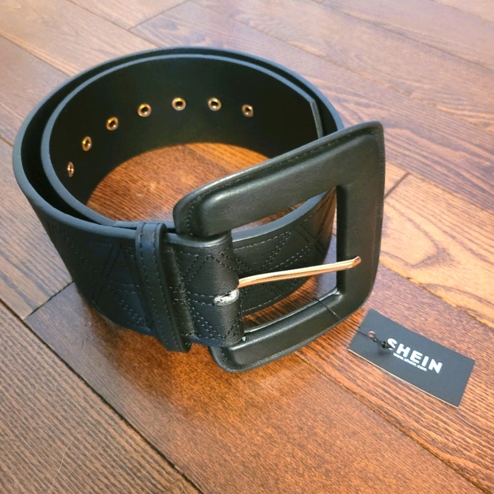 NWT - Wide Black Belt